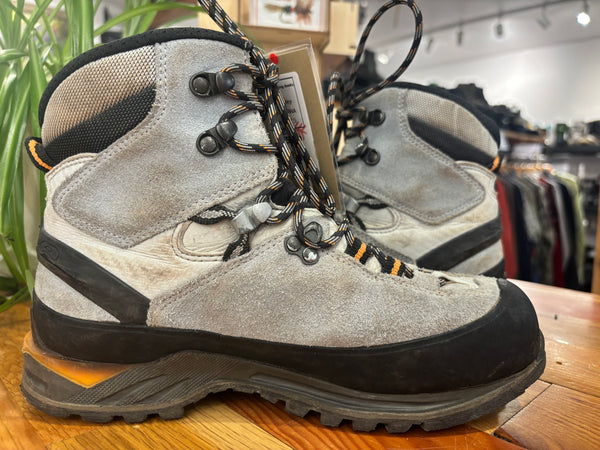 LOWA Cevedale GoreTex Mountaineering Hiking Boots - Grey, Womens 7.5